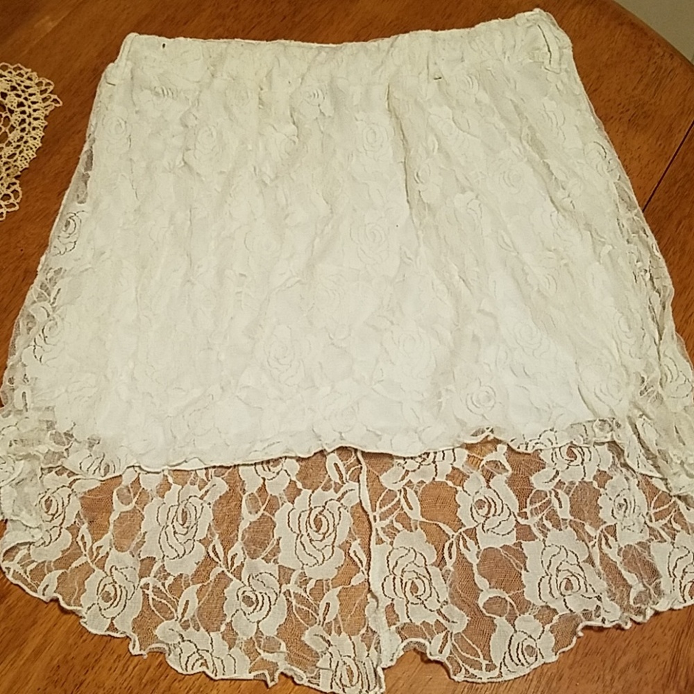 Lace skirt
